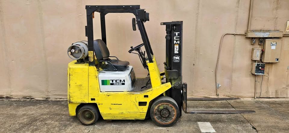 How to Lubricate a Forklift: Greasing Points and Intervals