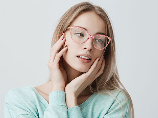 Elklook Prescription Glasses and Womens Glasses: How to Look Great and See Clearly